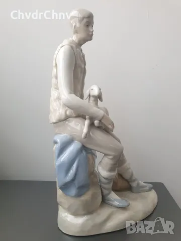 НАО ЛАДРО испанска порцеланова фигура на овчар-момче с агне/NAO LLADRO статуетка 30см, снимка 2 - Колекции - 47077958