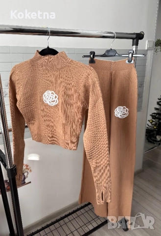 Топъл комплект от фино плетиво