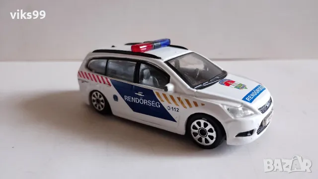 Bburago Ford Focus Combi Magyar Police 1:43, снимка 6 - Колекции - 48940832