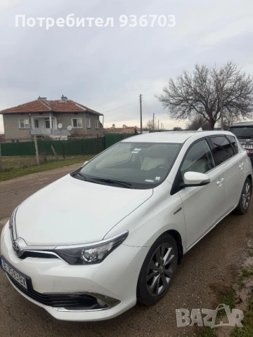Toyota Auris 1.8 HYBRID, снимка 4 - Автомобили и джипове - 53561049