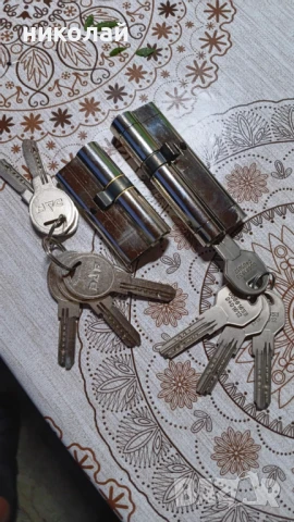 Продавам два броя патрони за врати, снимка 2 - Интериорни врати - 50816285