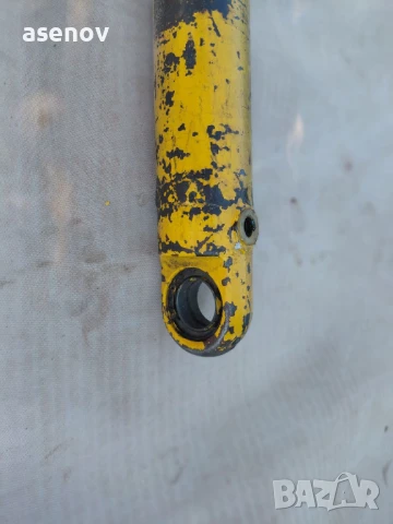 хидравличен цилиндър, снимка 2 - Резервни части за машини - 51329355