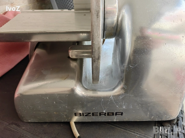 Продавам професионална кухненска машина за рязане, снимка 2 - Други - 51874941