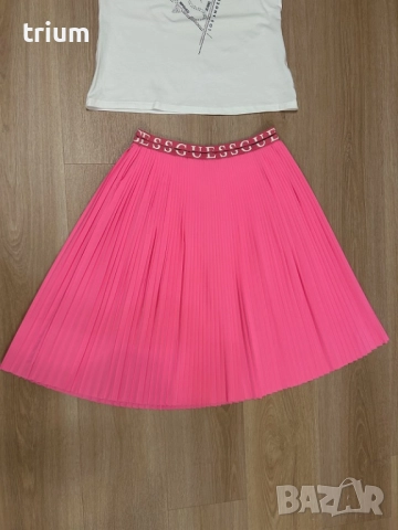 Комплект за момиче, пола и потник Guess, 16г., снимка 4 - Комплекти - 52769688
