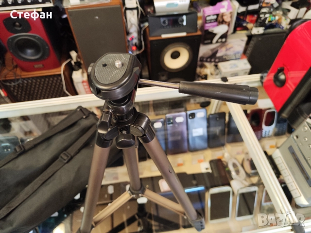 Amazon Basics 50-инчов олекотен преносим статив за монтиране на камера с чанта, за фотография при пъ, снимка 8 - Чанти, стативи, аксесоари - 51971863