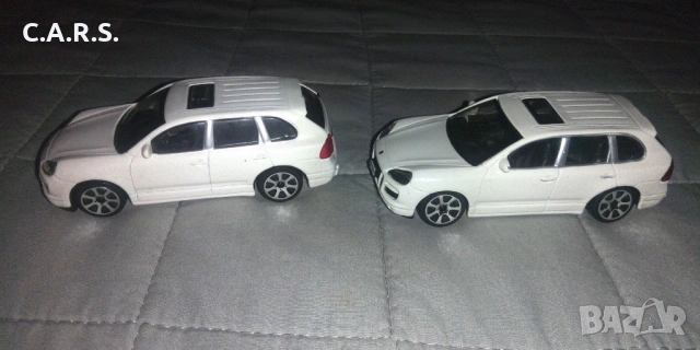 Bburago Porsche Cayenne White - Мащаб 1:43, снимка 2 - Колекции - 53618594