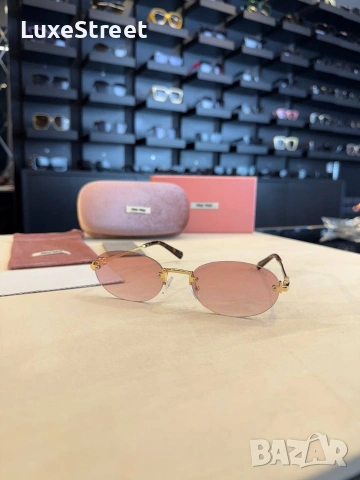 MIU MIU 🤍 Дамски Слънчеви Очила, снимка 17 - Слънчеви и диоптрични очила - 53468028