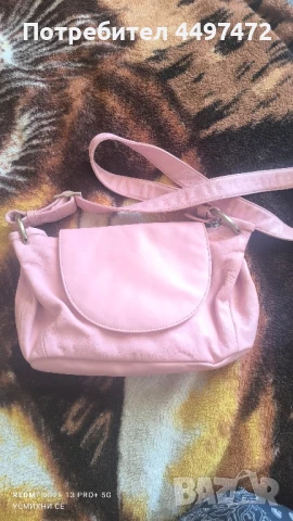 Дамска чантичка, снимка 3 - Чанти - 50674661
