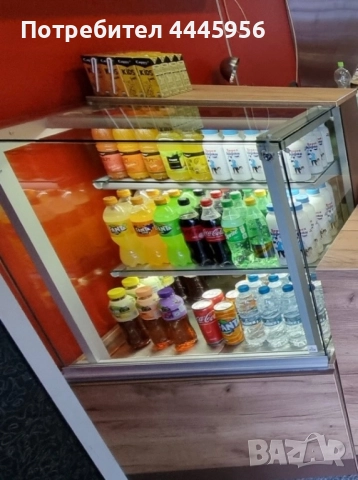 Хладилна витрина, снимка 1