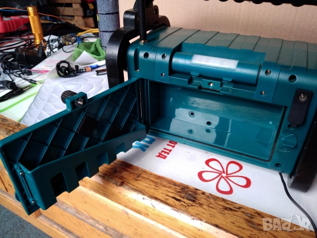 Радиоприемник MEDION MD 43277, снимка 12 - Радиокасетофони, транзистори - 52521996