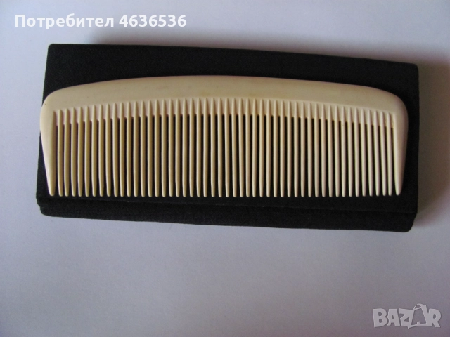 30-те Аксесоар-ръчна бродерия, огледало и гребенче, снимка 3 - Портфейли, портмонета - 52440278