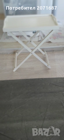 Бяла сгъваема маса