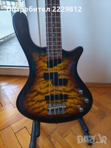 Бас китара Washburn taurus t14, със стойка и колан, снимка 3 - Китари - 53799123