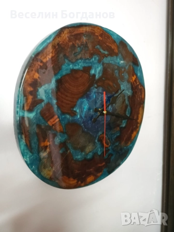 Часовник изработен от епоксидна смола и дърво , снимка 2 - Стенни часовници - 52951974