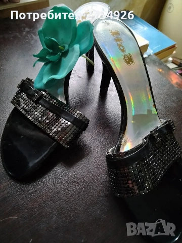 Елегантен сандал в стил чехли