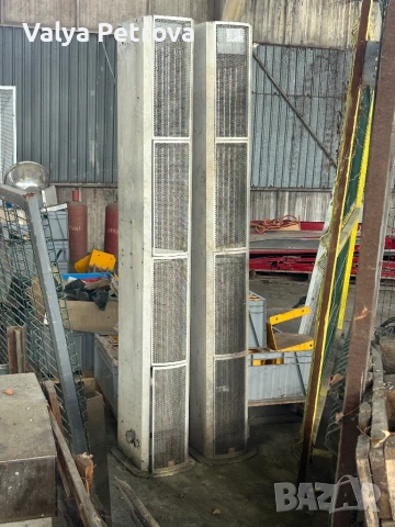 стълбове / колони за озвучителни системи (speaker columns / line array speaker towers / column speak