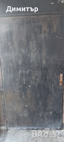 Продавам желязна врата без каса 