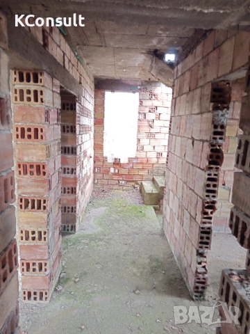 Продава се жилищна сграда с гараж в с. Габарево, община Павел баня, снимка 9 - Къщи - 52968240