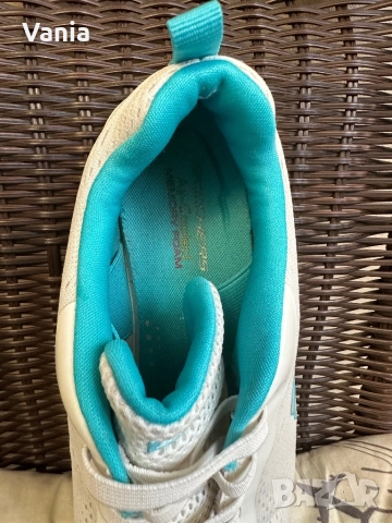 Продавам дамски маратонки sketchers, снимка 2 - Маратонки - 52407449