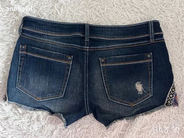 Дънкови къси панталонки, снимка 2 - Къси панталони и бермуди - 50330992