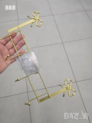 метални закачалки 