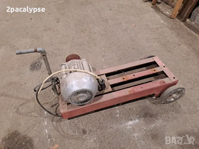 Електромотор на стойка, снимка 2 - Електродвигатели - 49695035