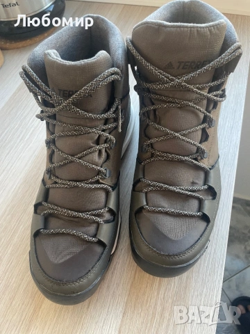 Зимни туристически обувки Addidas Terrex, снимка 3 - Ежедневни обувки - 53121862