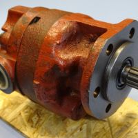 Хидравлична помпа Warynski P2C1613B8C23A Hydraulic pump, снимка 2 - Резервни части за машини - 45337661