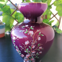 Лилава флорална ваза, снимка 1 - Вази - 45033205