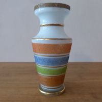 Малка стъклена ваза вазичка опалово стъкло 1960 г, снимка 2 - Вази - 45261636