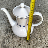 Порцеланов чайник, снимка 2 - Антикварни и старинни предмети - 45034395