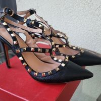 Черни обувки валентино, снимка 3 - Дамски обувки на ток - 45733140