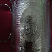 Метална колекционерска чаша за коронацията на кралица Елизабет. Англия., снимка 9 - Антикварни и старинни предмети - 45222731