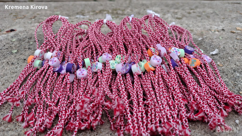 1000 броя мартеници със цветенца. Бижута Луди гъби. Мартеници на едро., снимка 1