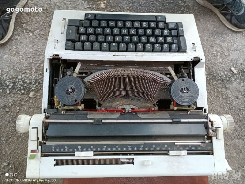 стара пишеща машина Олимпия , снимка 1