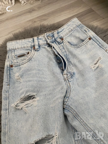 Дамски дънки Stradivarius , снимка 2 - Дънки - 53302431