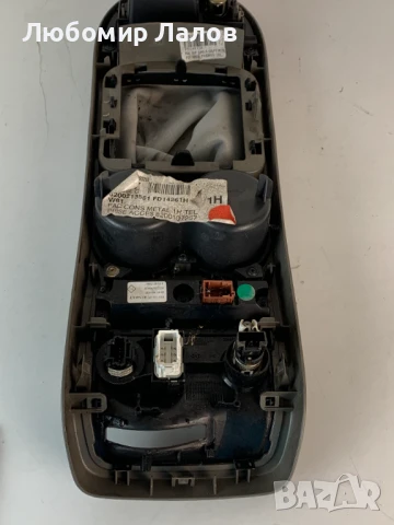 Централна конзола маншон скоростен лост стар стоп бутон Renault Espace IV 8200213551, снимка 5 - Части - 50749507