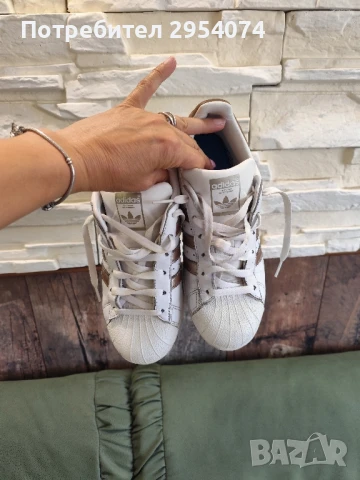 оригинални маратонки естествена кожа Адидас 40 , снимка 2 - Маратонки - 51024235