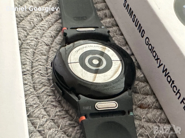 Samsung Galaxy Watch FE пълен комплект в отлично състояние, снимка 6 - Смарт гривни - 52990411