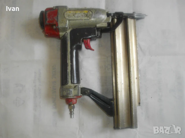 MAX ПНЕВМАТИЧЕН ТАКЕР ЗА ПИРОНИ ДО 50мм ПРОФЕСИОНАЛЕН С ДУРАЛУМИНИЙ ПЪЛНИТЕЛ, снимка 8 - Други инструменти - 51010654