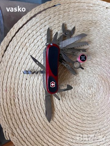 Victorinox-перфектен, снимка 1 - Ножове - 46507042