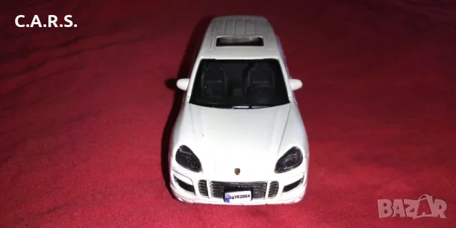 Bburago Porsche Cayenne White - Мащаб 1:43, снимка 6 - Колекции - 49434411