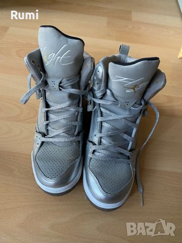 Оригинални мараронки Jordan Flight 45 High GS 'Metallic Silver'! 38,5 н, снимка 3 - Маратонки - 46733032