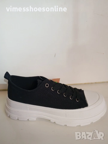 Дамски кецове