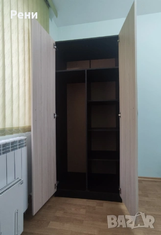 Двукрилен гардероб