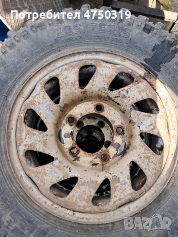 Продавам 6 гуми с 4 джанти , снимка 2 - Гуми и джанти - 53648471