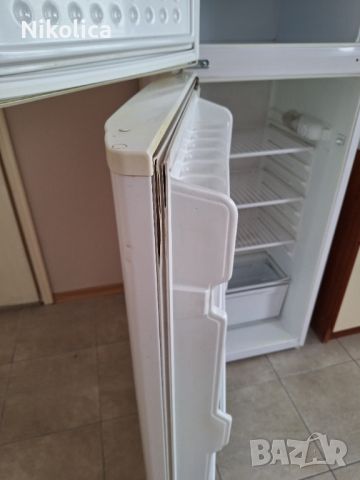 Продавам хладилник Neo с горна камера. Работещ. , снимка 4 - Хладилници - 46408275