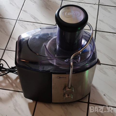 Сокоизтисквачка, машина за сок Мидеа. 