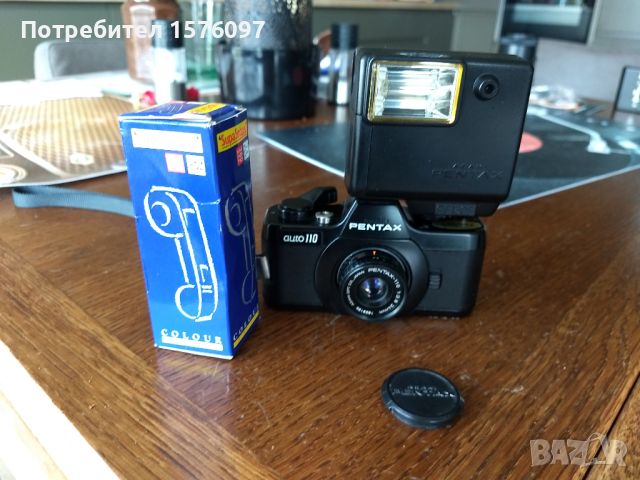 Сервизиран и тестван Pentax Auto 110 с ръчно фокусен обектив 24mm f/2.8 и филм, снимка 1 - Фотоапарати - 46156211