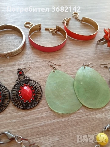 продавам дамски бижута , снимка 17 - Колиета, медальони, синджири - 51368300
